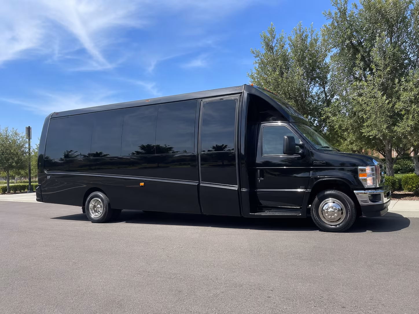 bus rentals for bakersfield music venues and country shows