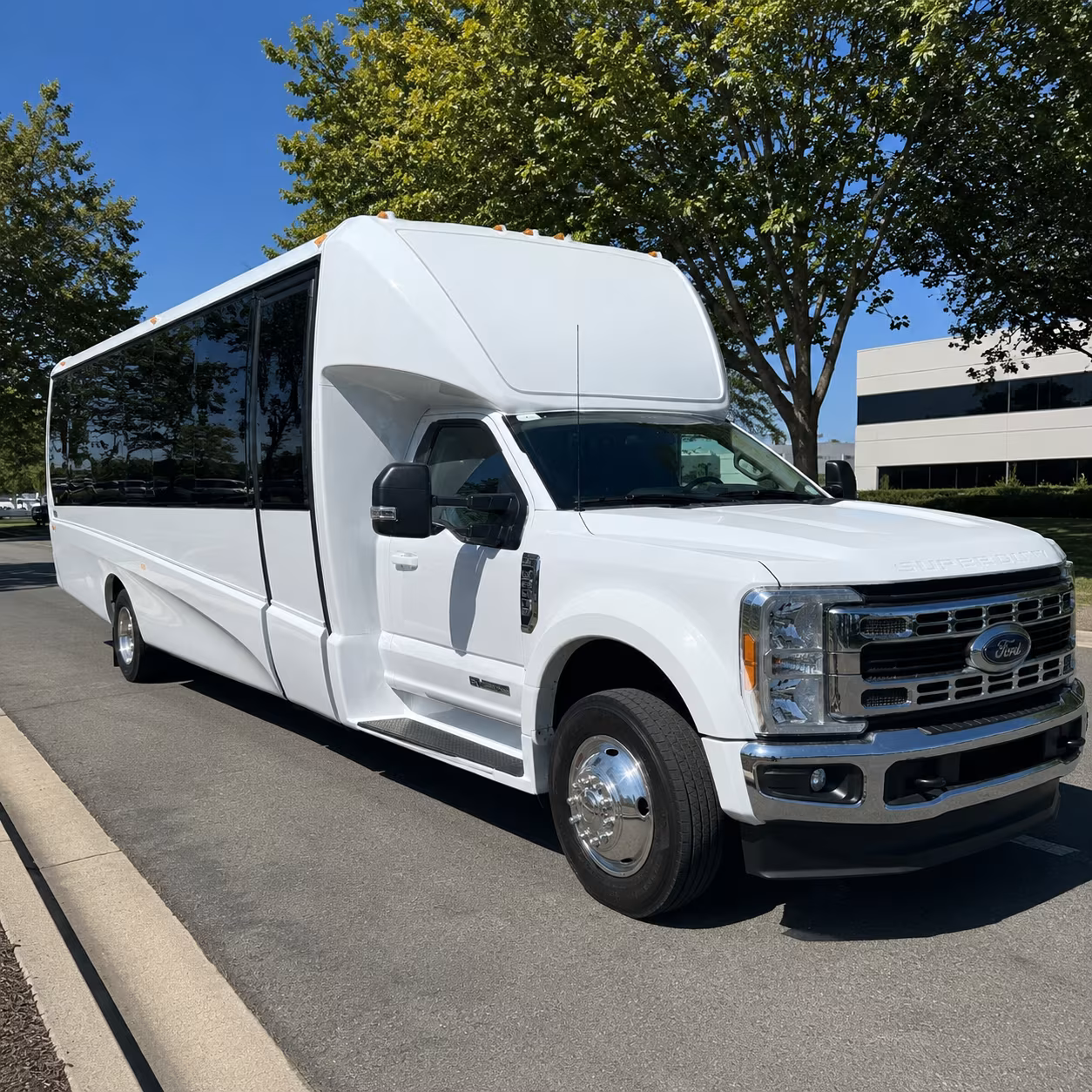 corporate airport transfer buses between porterville and meadows field or fresno yosemite