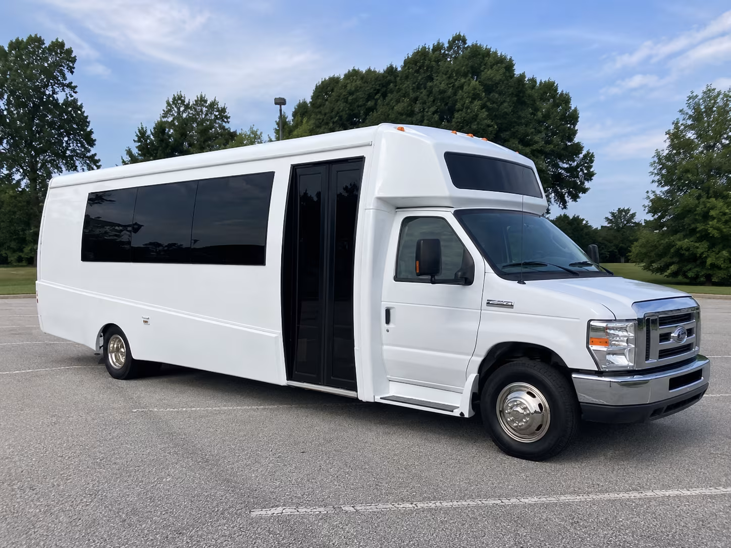 porterville 18 passenger party bus