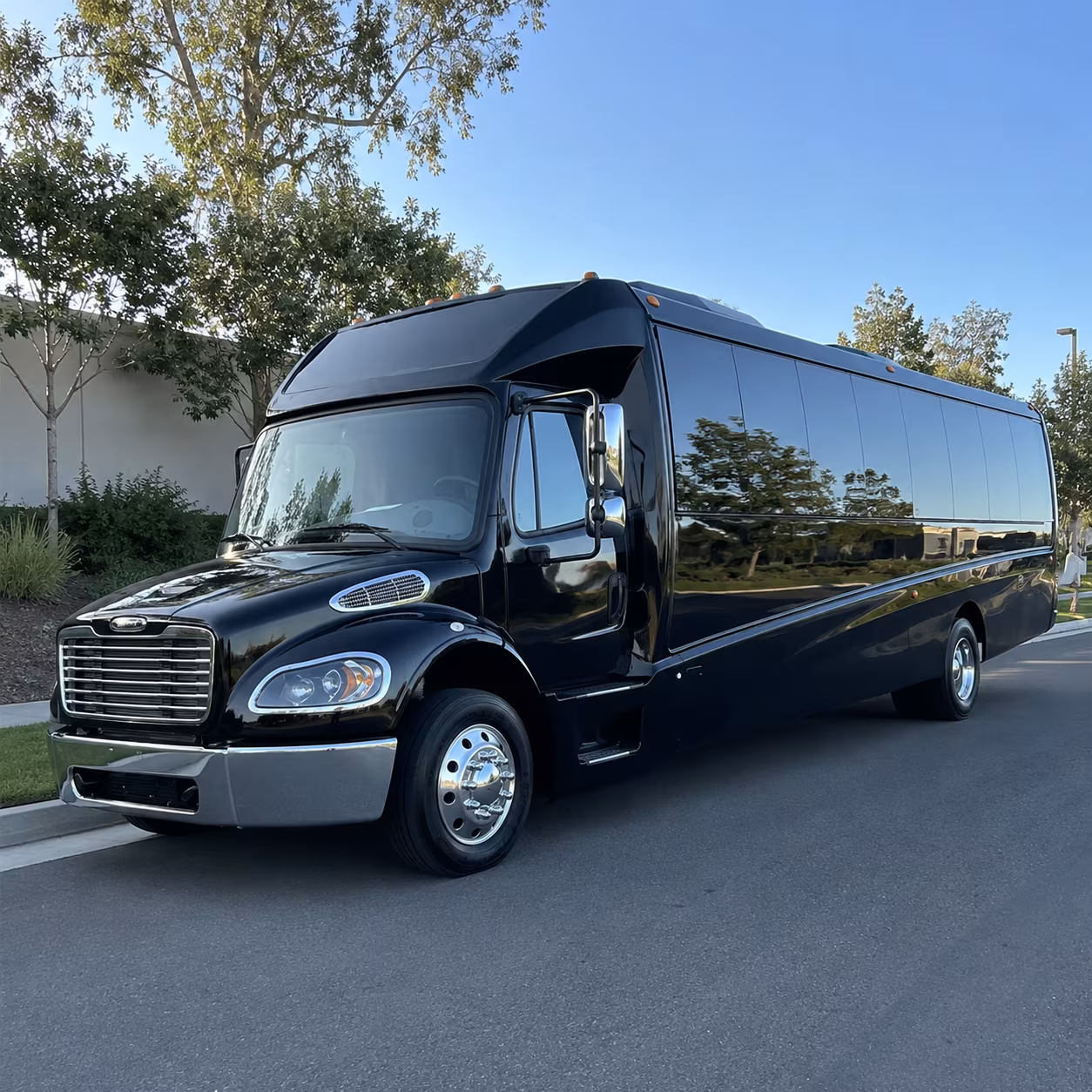 porterville 25 passenger minibus