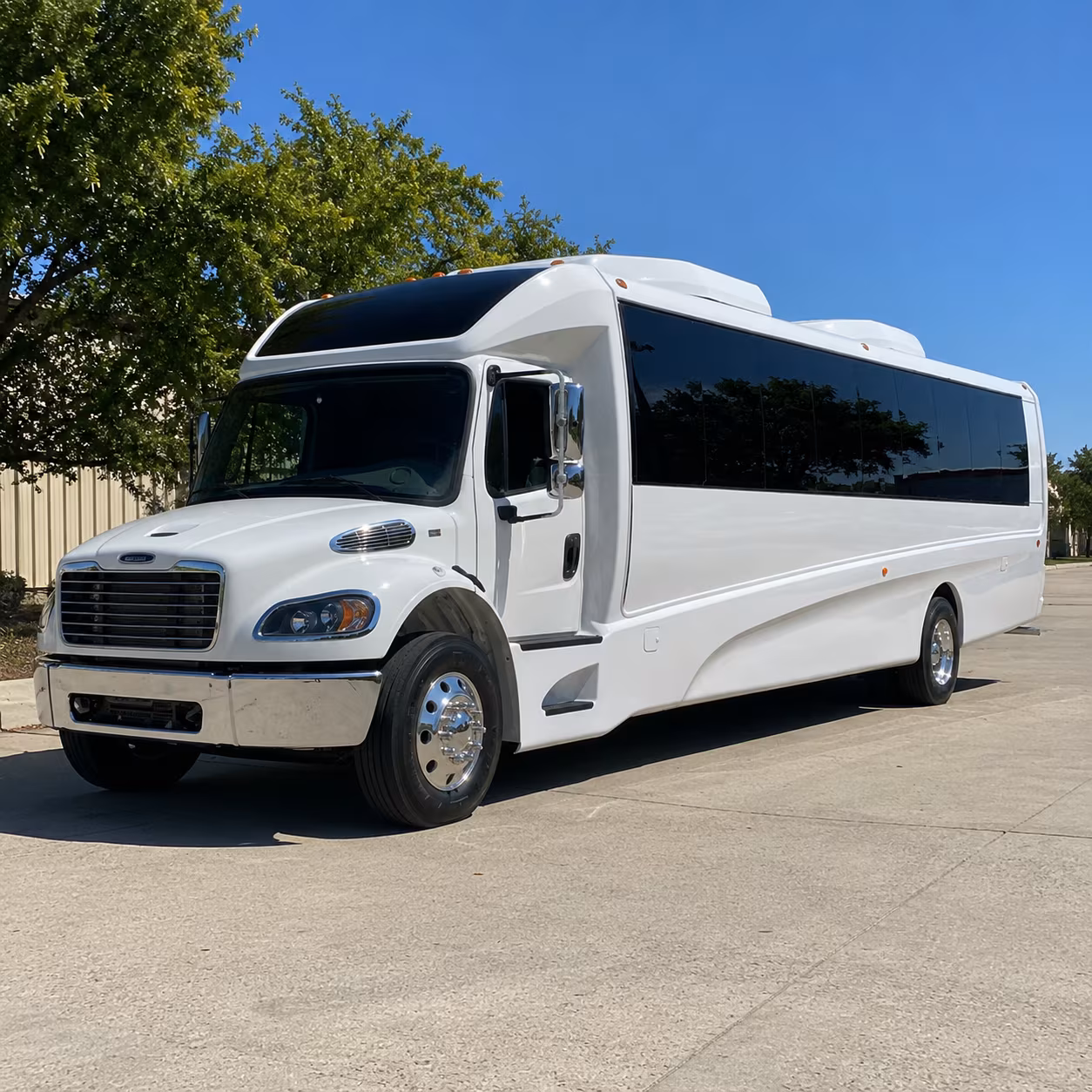 porterville 35 passenger minibus