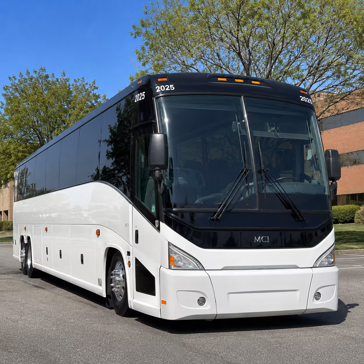porterville to visalia employee shuttle buses for daily commuters